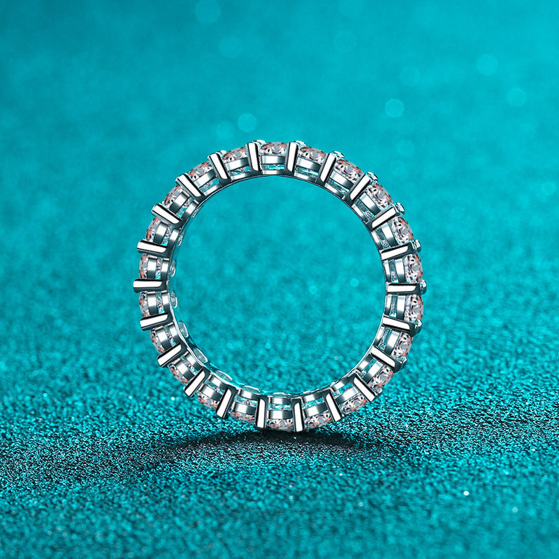 Moissanite Engagement Ring | Single Row Ring | iukstore