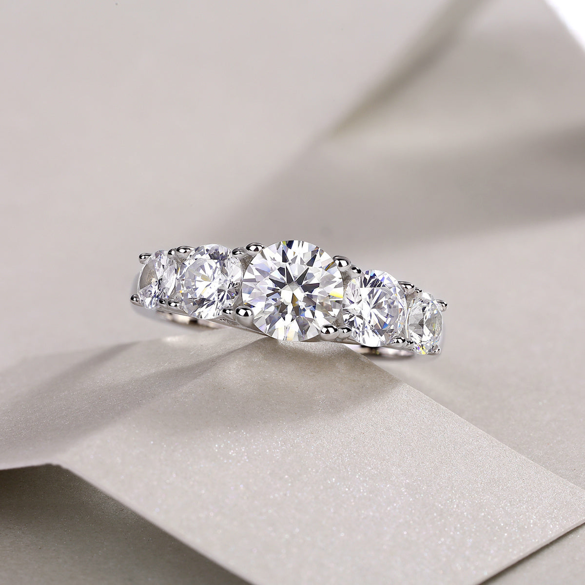Moissanite Silver Ring - Luxury Diamond Alternative Rings